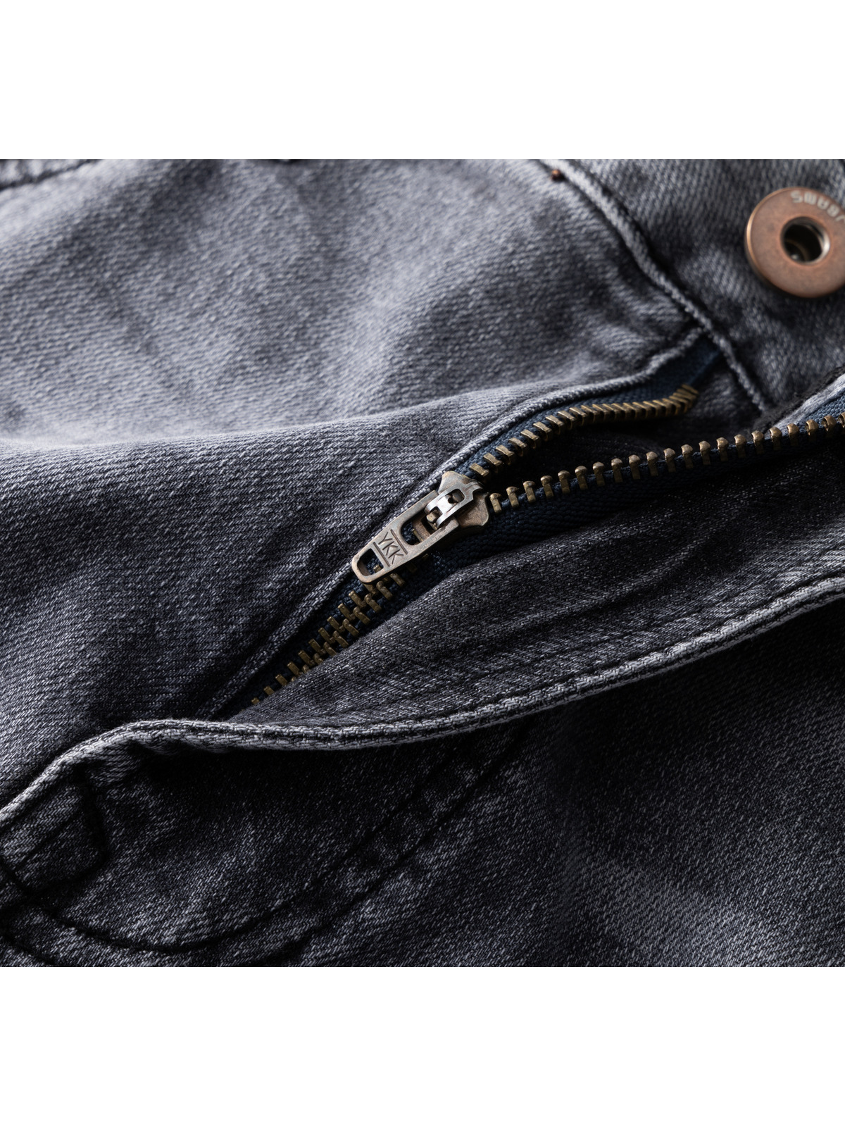 Zipper detail