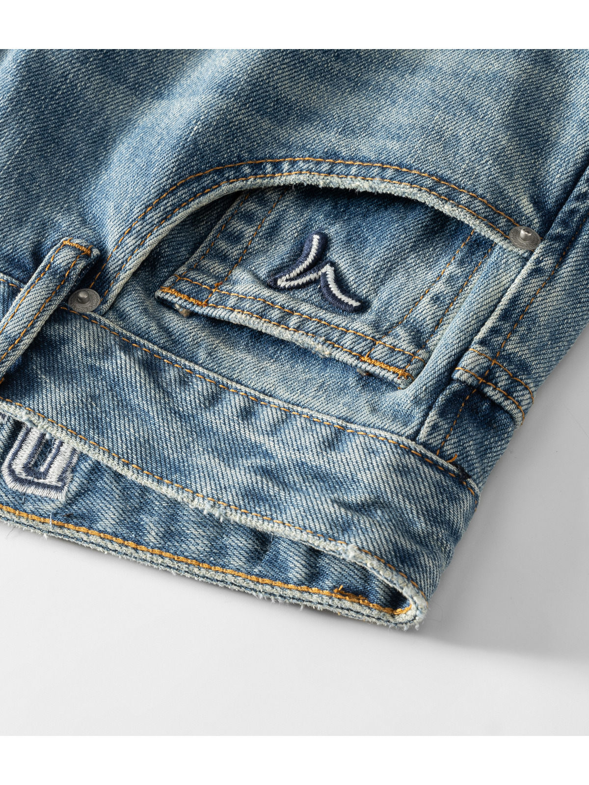 Pocket detail